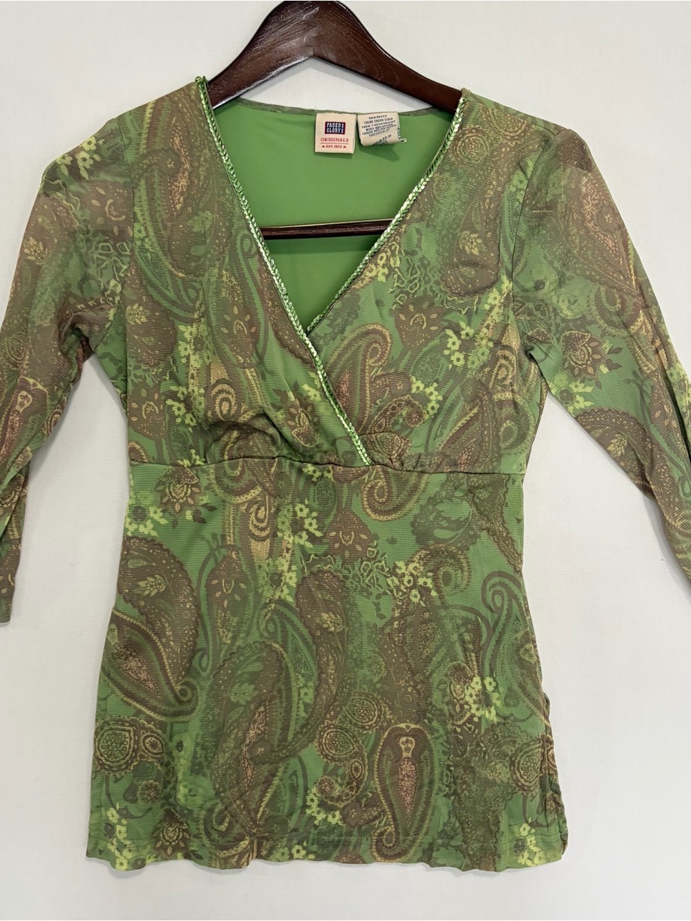 vtg Y2K Faded Glory  Quarter sleeve V-neck top Paisley Sequence Sweater Womens M